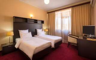 Отель 14 Floor Hotel Ереван Двухместный номер Делюкс с 2 отдельными кроватями-1